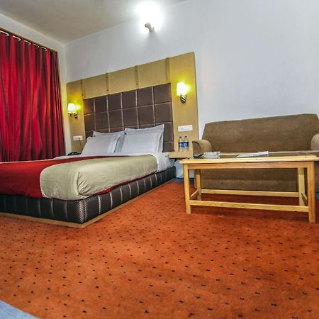 Holiday Plaza Hotel Srīnagar Kültér fotó
