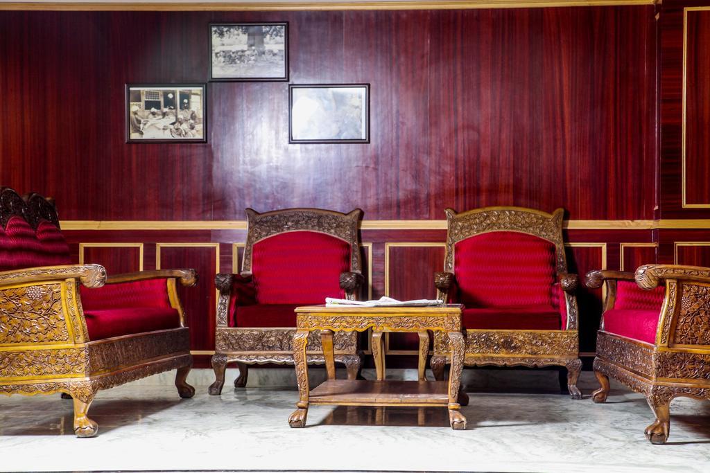 Holiday Plaza Hotel Srīnagar Kültér fotó