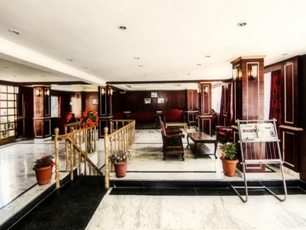 Holiday Plaza Hotel Srīnagar Kültér fotó