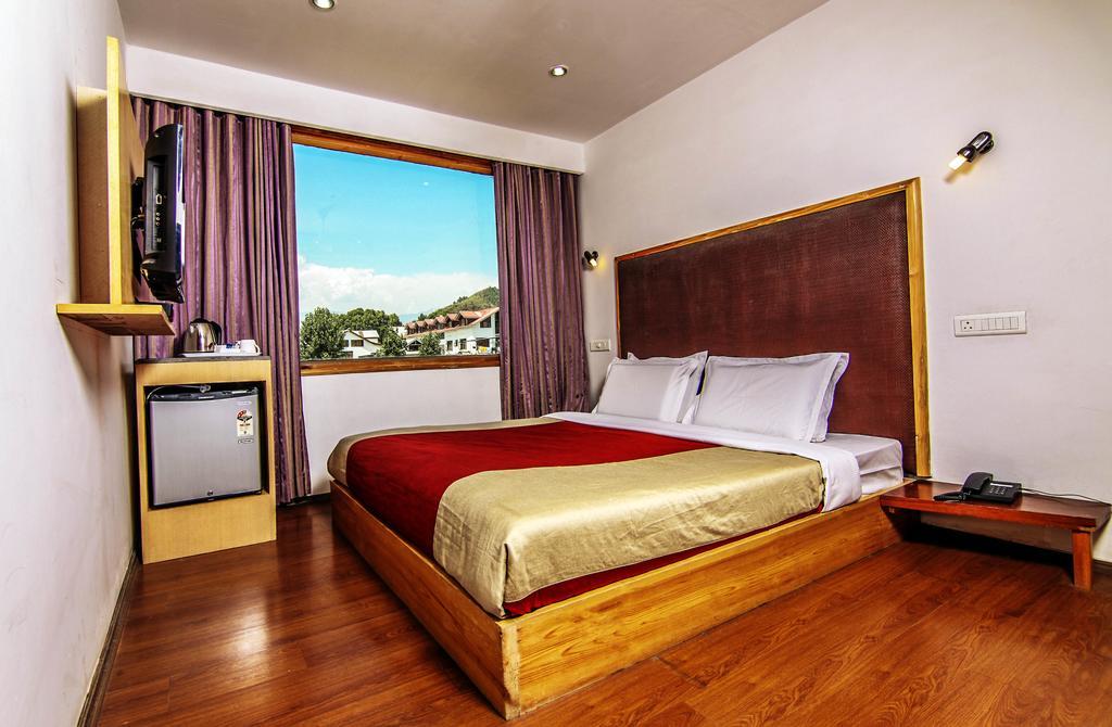 Holiday Plaza Hotel Srīnagar Kültér fotó